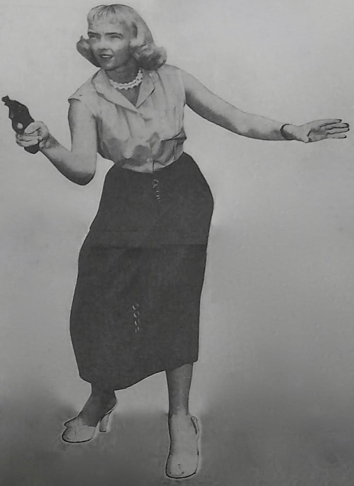Dixie Lee Belt Hinders