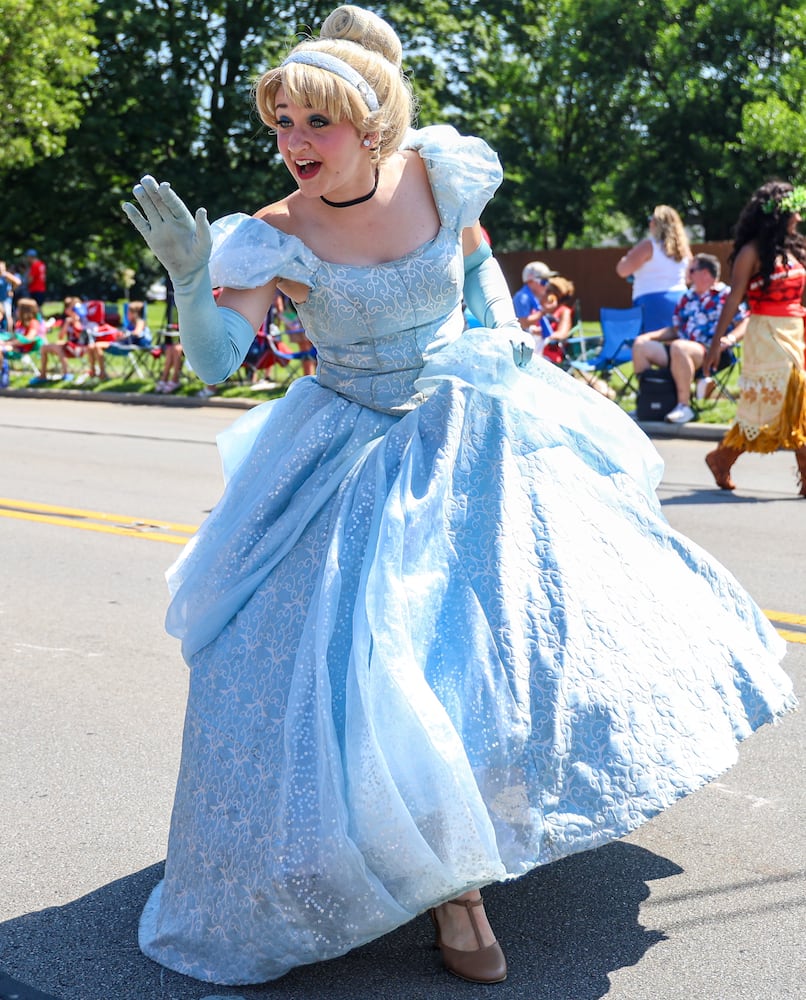 070425 DDN Americana Festival Parade Centerville