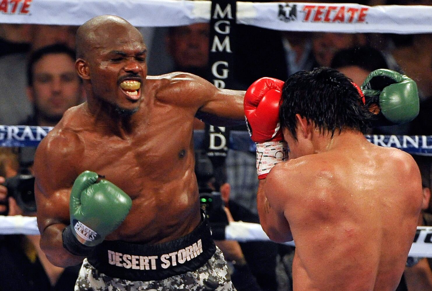 Fight for WBO welterweight title