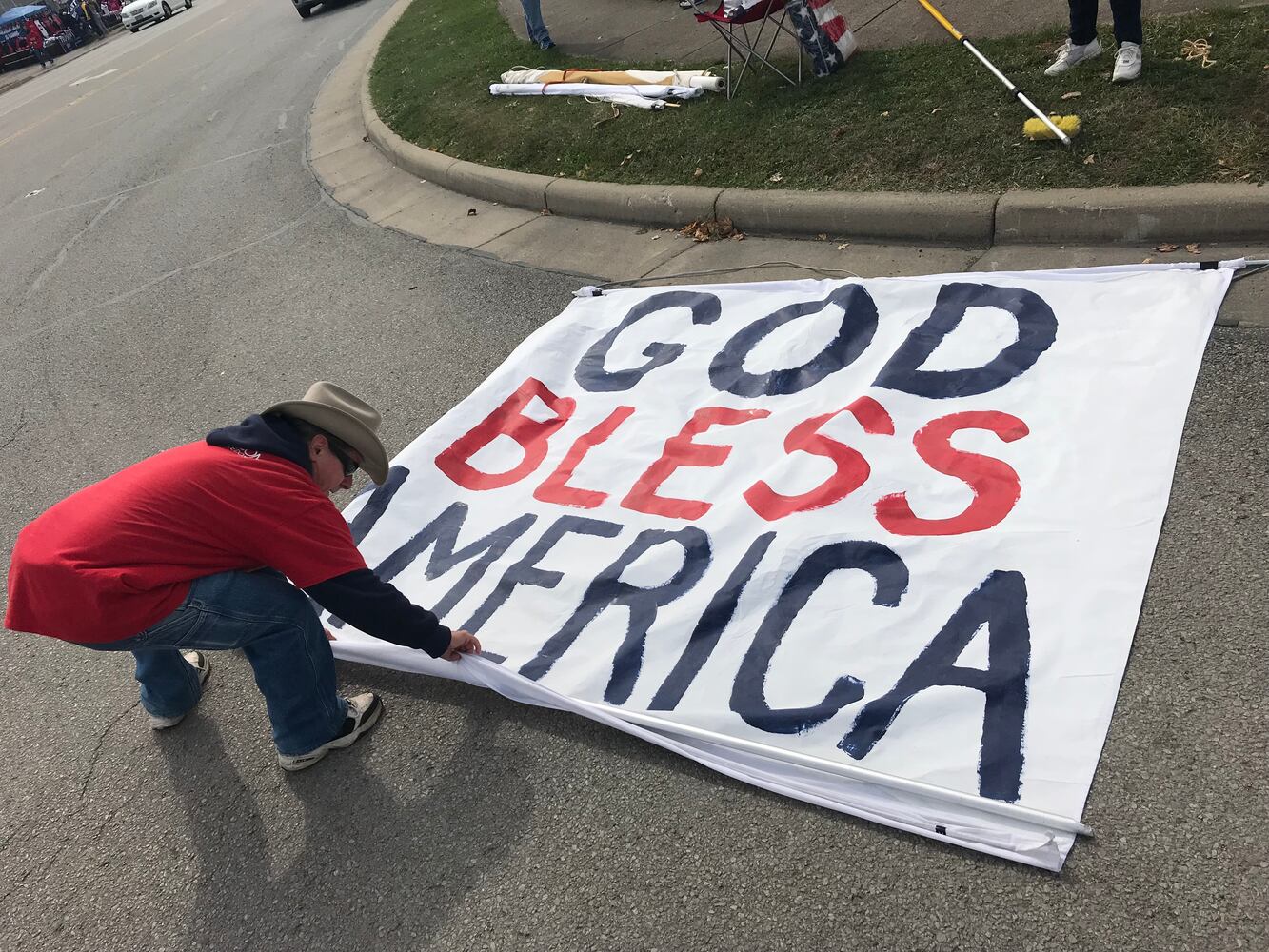 Lines form for tonight’s Trump rally in Warren County