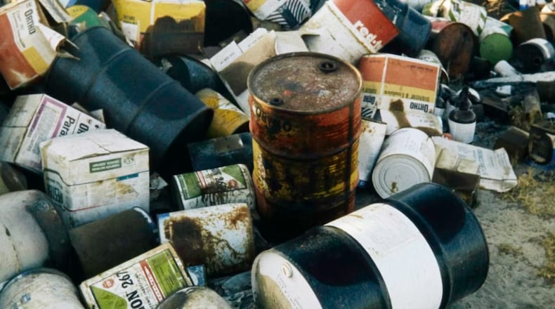 Open-pit dumping was once common in the United States, like this site in California in 1972. Gene Daniels, Documerica Project, U.S. National Archives