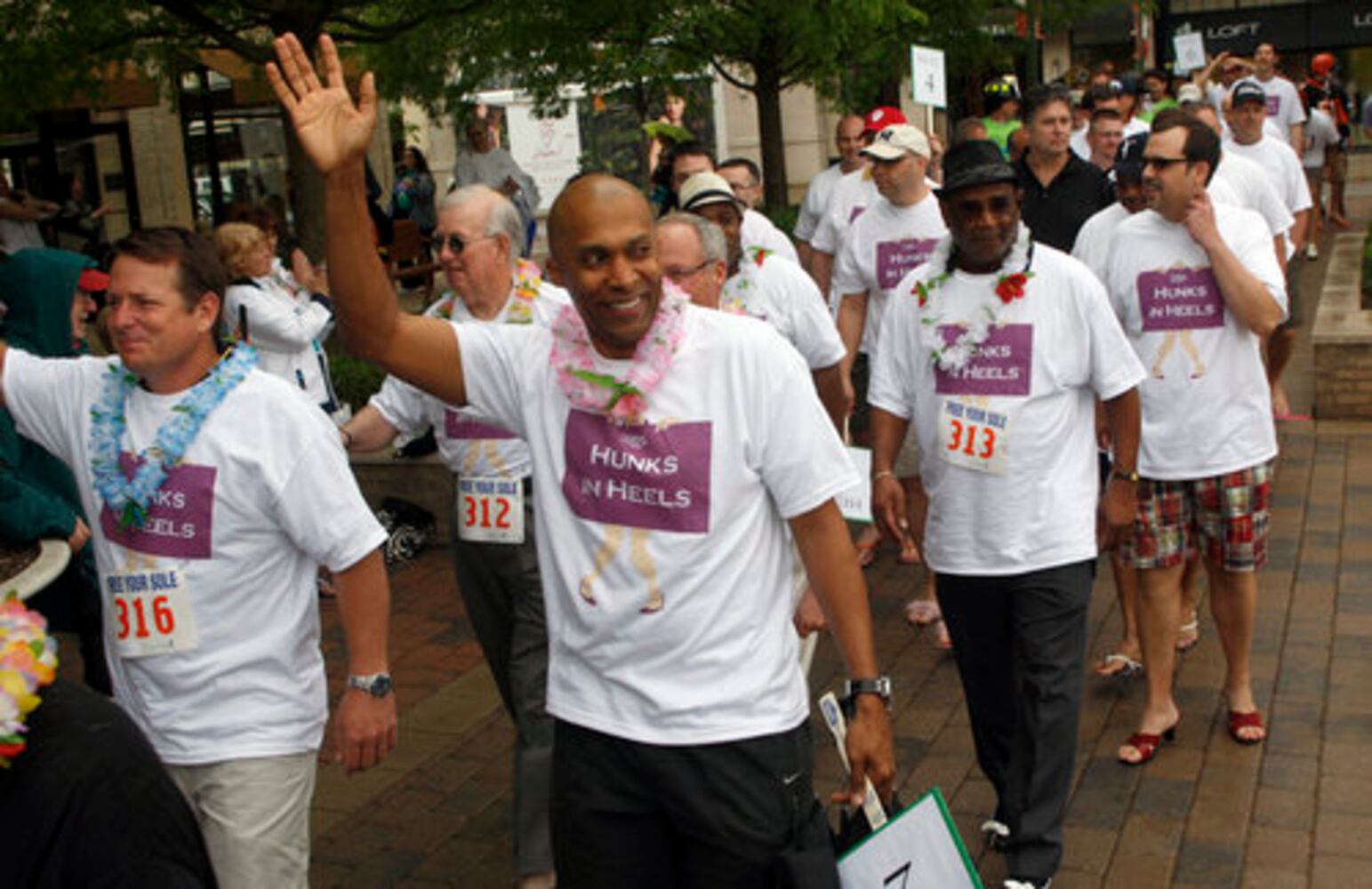 Hunks in Heels race at The Greene