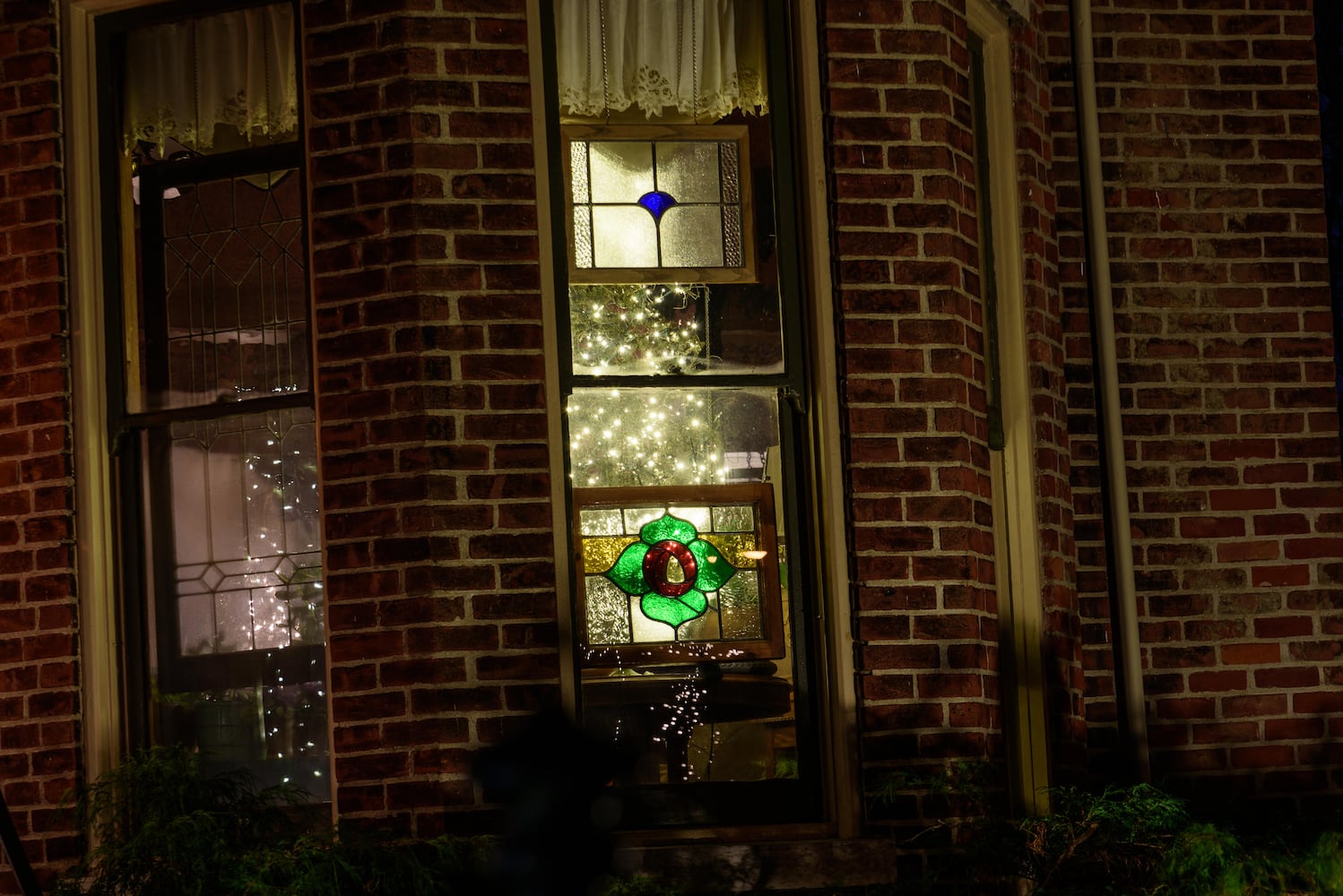 PHOTOS: Holiday on the Hill in the St. Anne's Hill Historic District