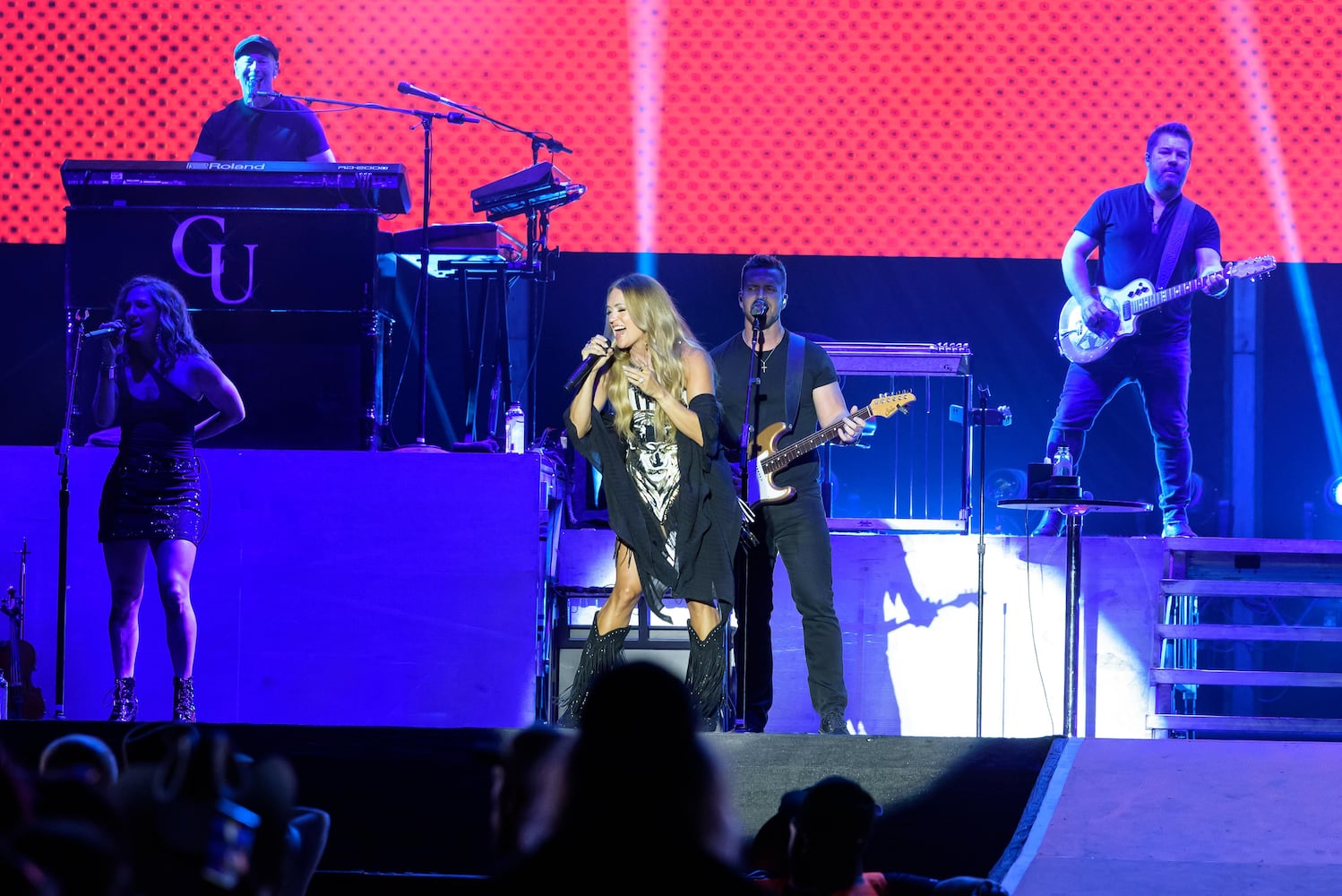 PHOTOS: Carrie Underwood & Shaboozey at the 2025 Voices of America Country Music Fest