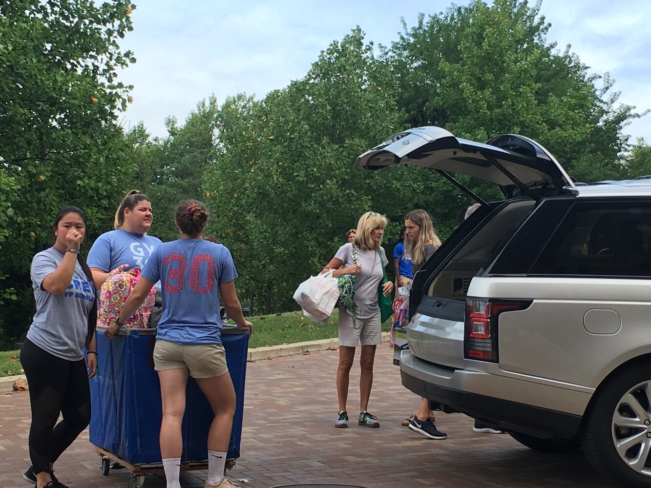 PHOTOS: More than 2K freshmen arrive at UD