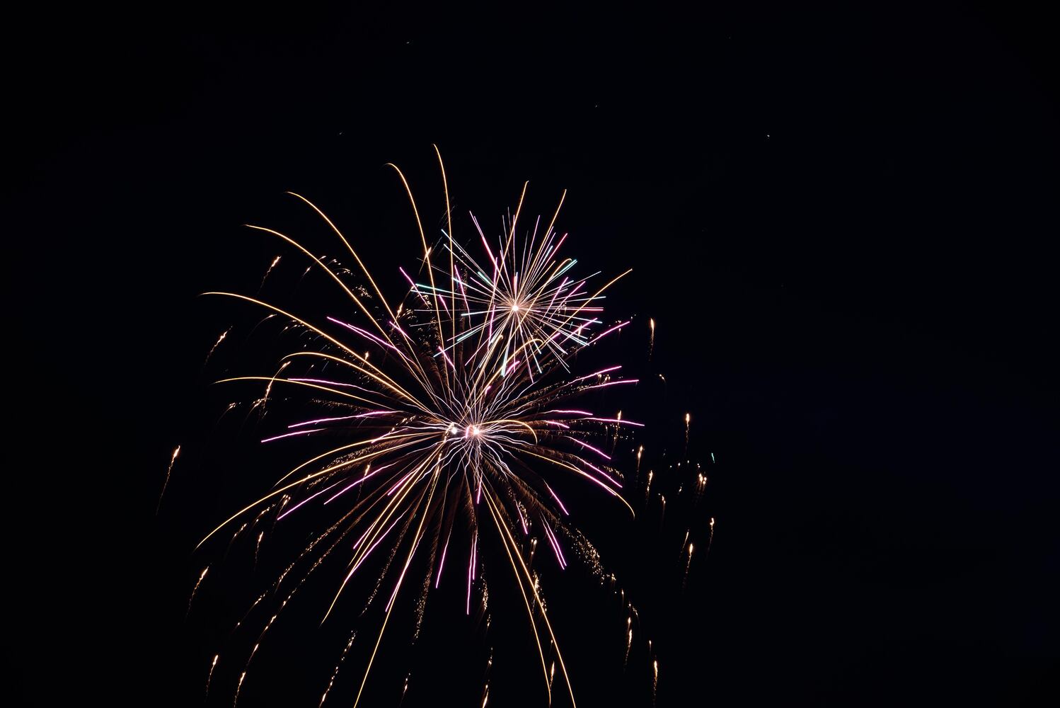 PHOTOS: Gorgeous fireworks light up the sky in Beavercreek