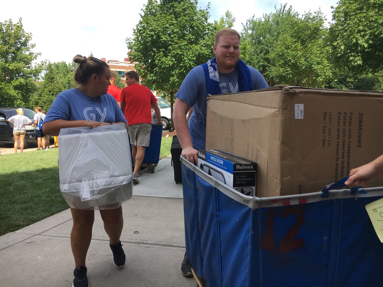 PHOTOS: More than 2K freshmen arrive at UD