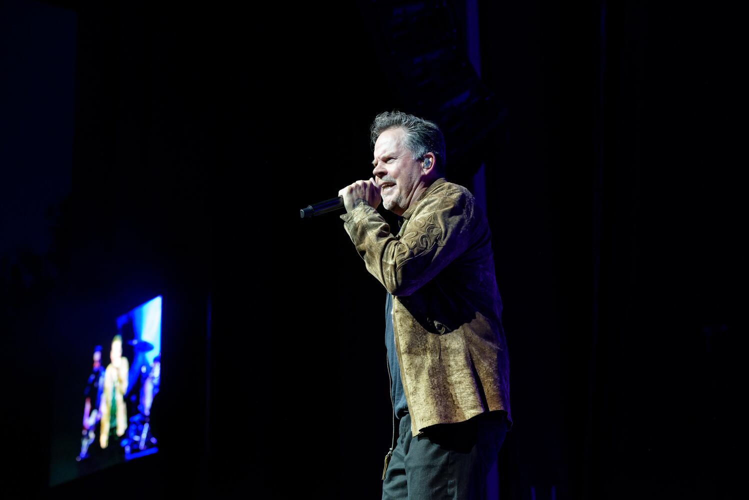PHOTOS: Gary Allan & Mae Estes Live at Rose Music Center