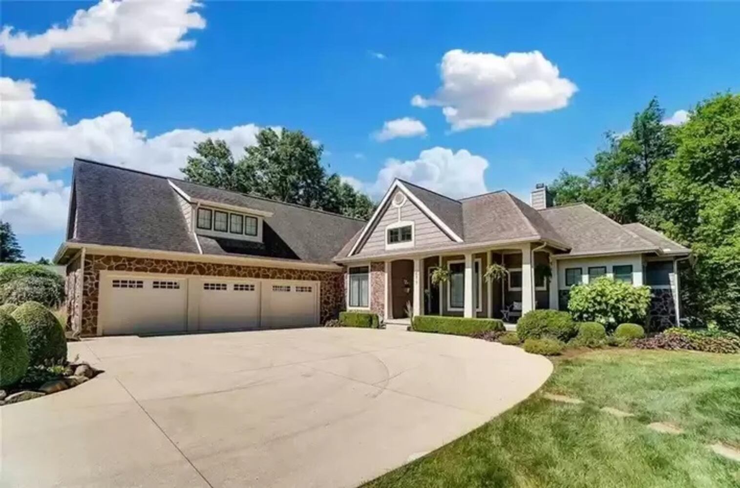 Luxury lake home