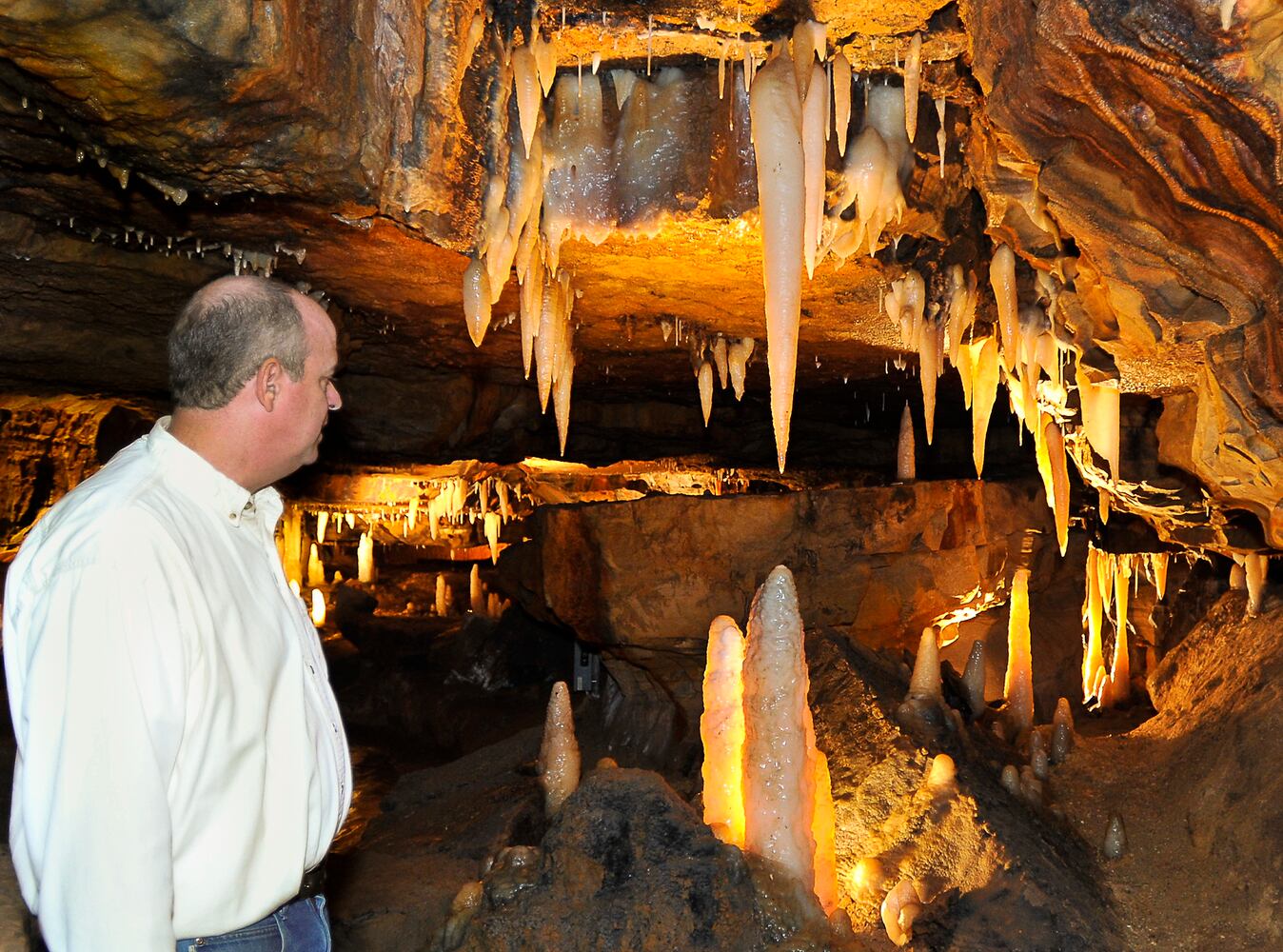 Hidden beauty bring Ohio Caverns alive
