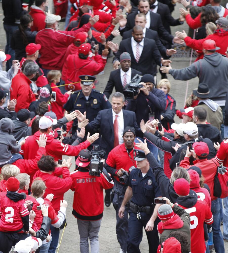 Ohio State routs Rutgers for fourth straight victory