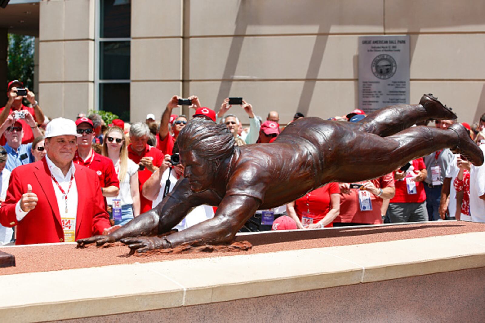 CINCINNATI, OH - JUNE 17: Former Cincinnati Reds great Pete Rose stands alongside a statue outside Great American Ball Park during a dedication ceremony prior to a game against the Los Angeles Dodgers on June 17, 2017 in Cincinnati, Ohio. (Photo by Joe Robbins/Getty Images)