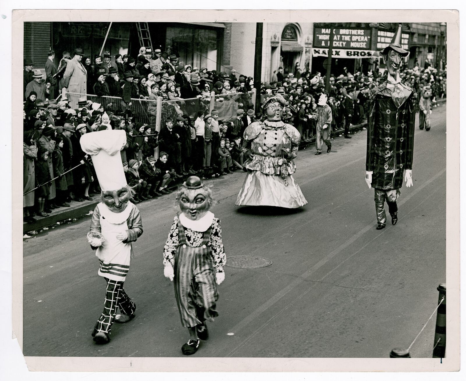 Jack Spratt and his wife were part of the 1935 Rike's Thanksgiving Day Parade. PHOTO COURTESY OF THE OHIO HISTORY CONNECTION