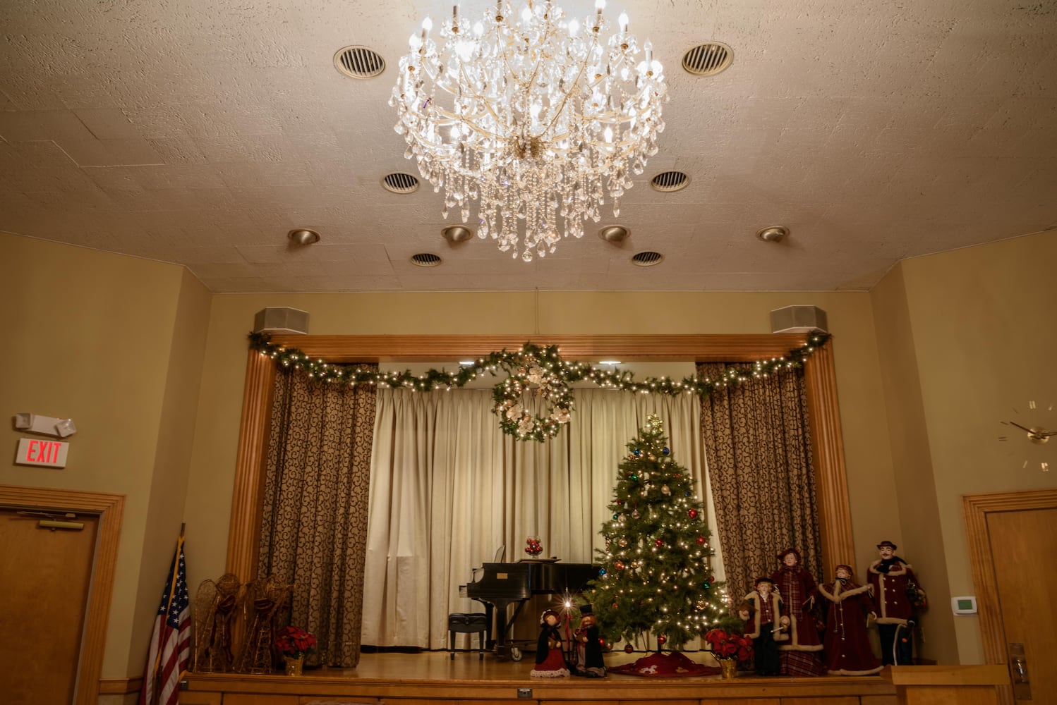 PHOTOS: Check out the gorgeous Dayton Woman’s Club, decorated for the holidays