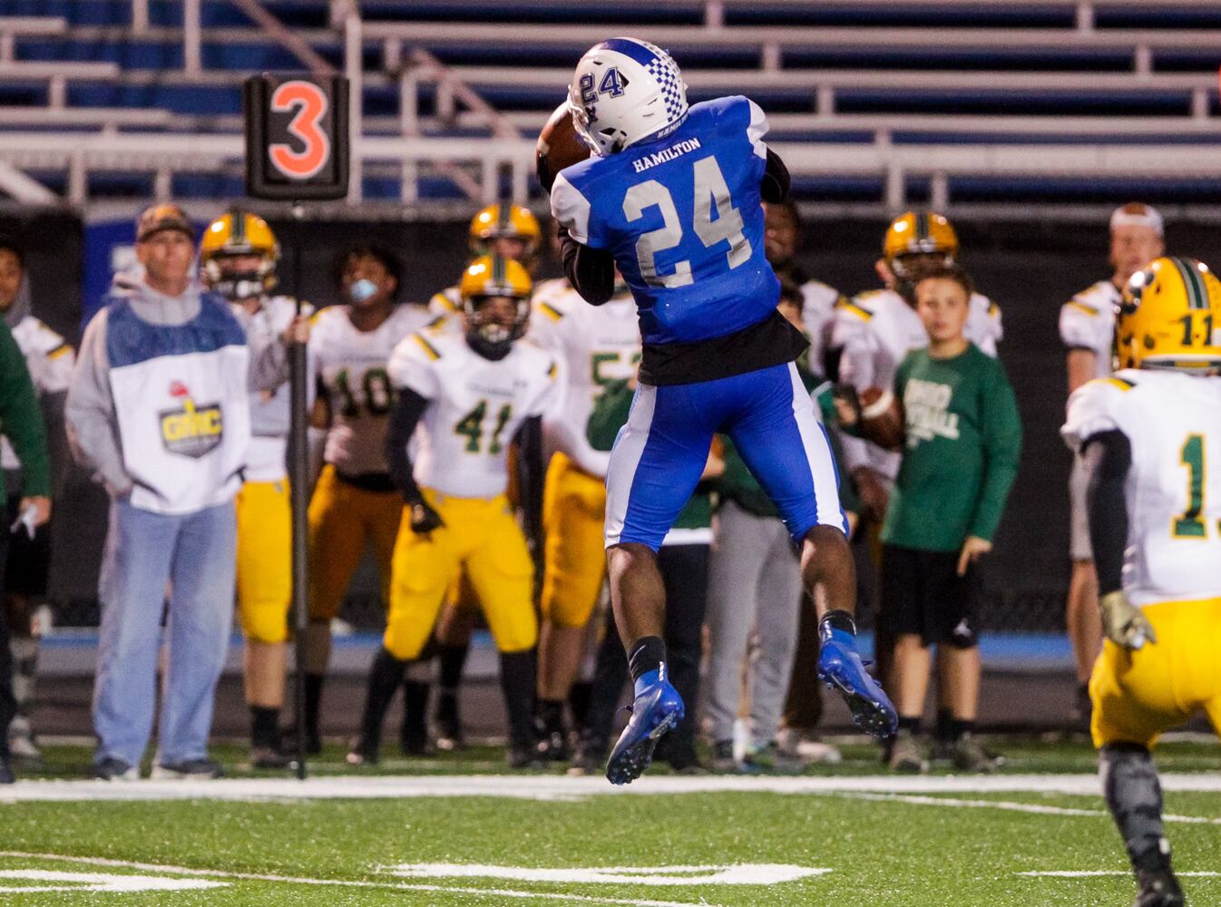 Hamilton Big Blue football beats Sycamore 14-7