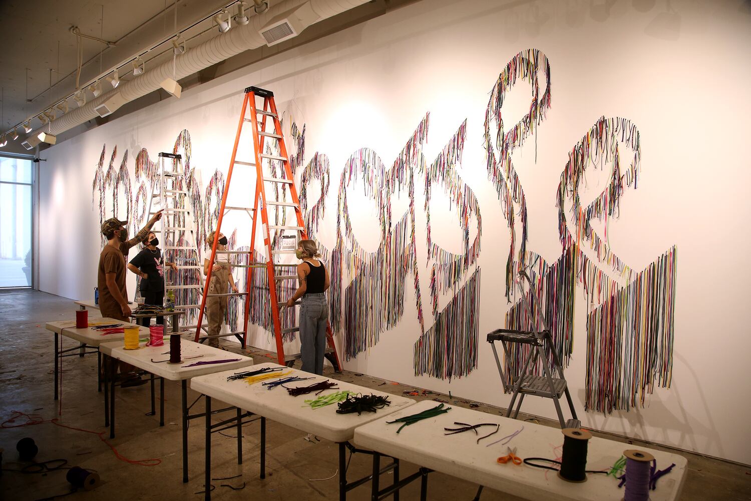 PHOTOS: Thousands of shoelaces combine in artwork commemorating the U.S. Constitution
