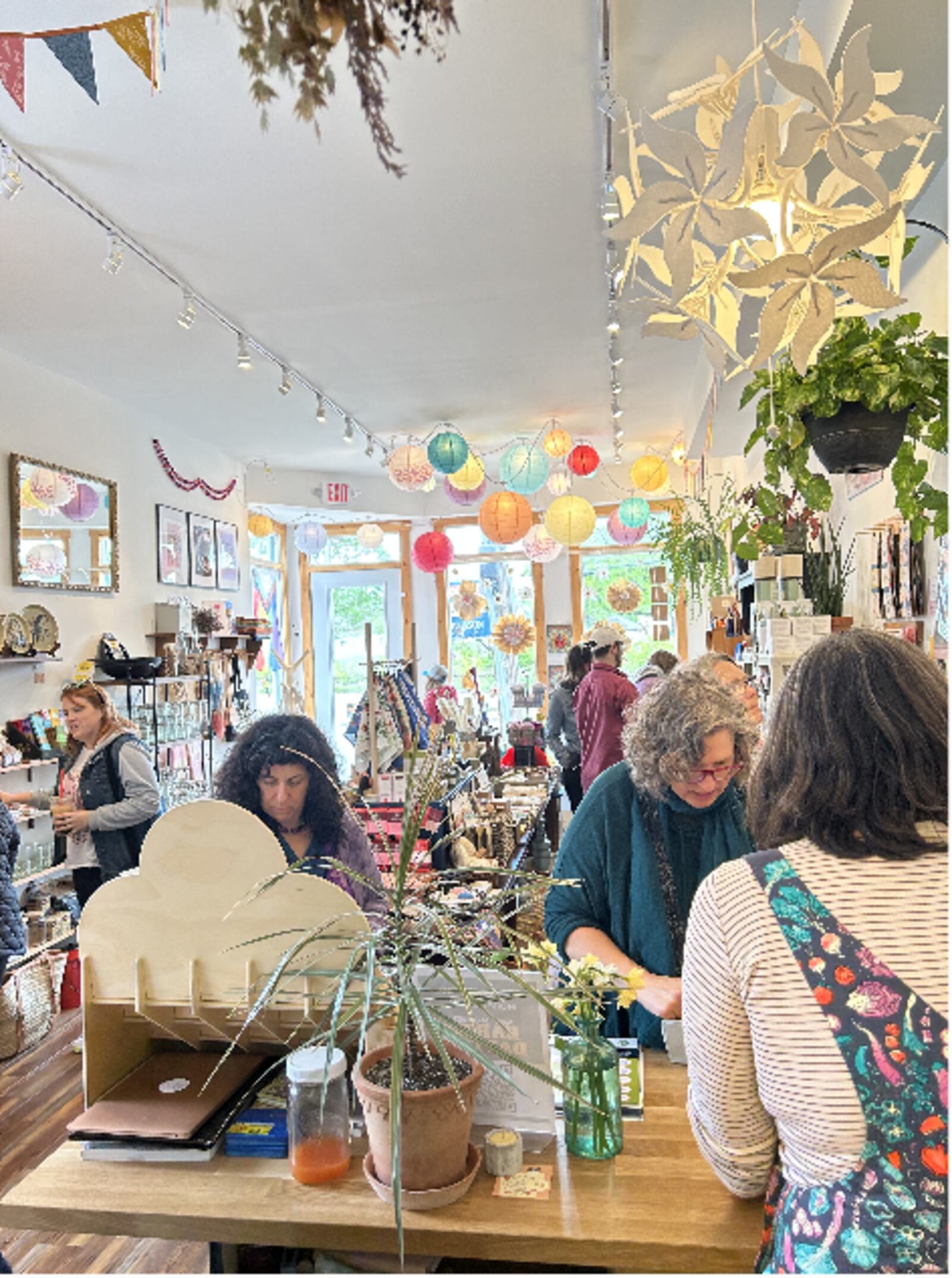 The shop will host a clothes-mending workshop at the end of this month and a flower-head wreath workshop in June. 