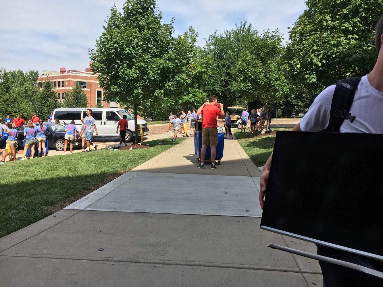 PHOTOS: More than 2K freshmen arrive at UD