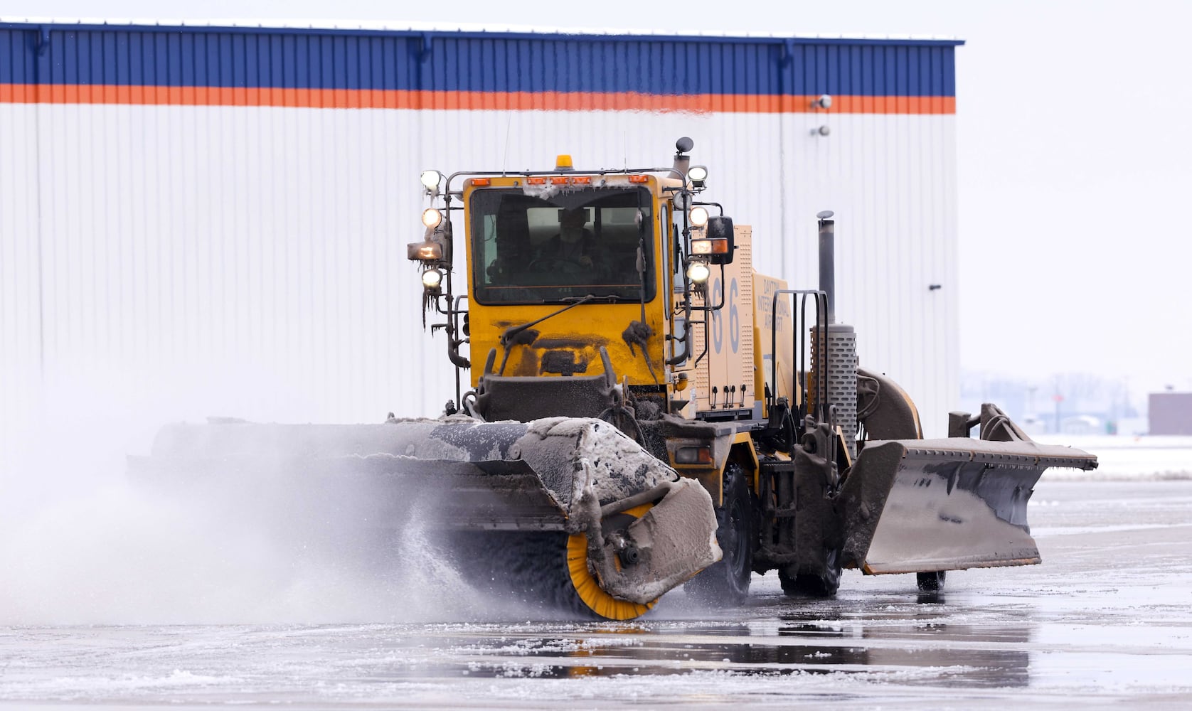 Dayton Airport snow