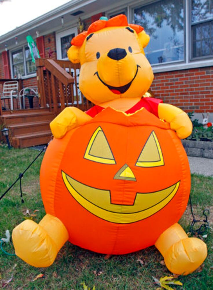 Halloween decorating contest