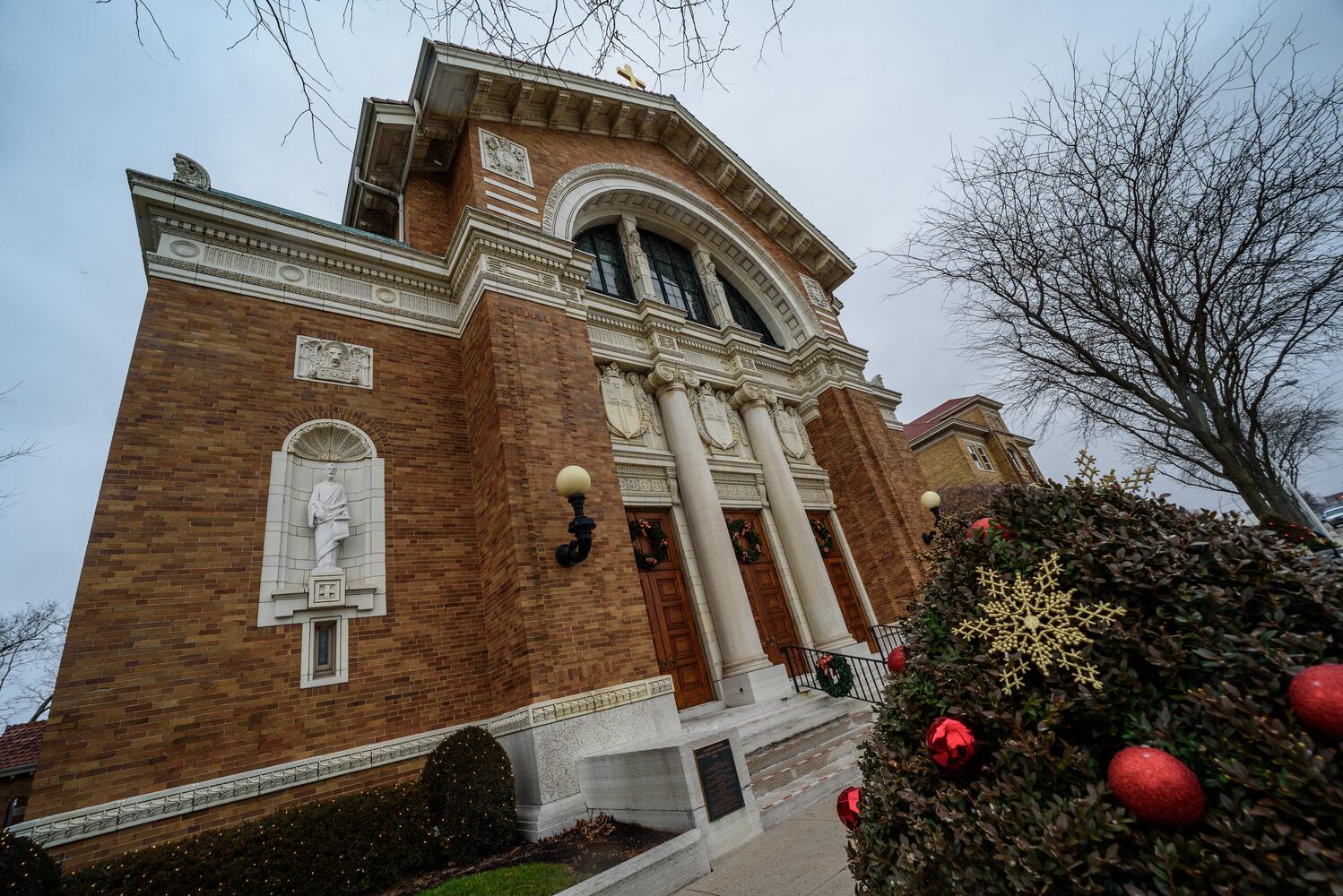 PHOTOS: Christmas Eve morning at St. Joseph Catholic Church in downtown Dayton