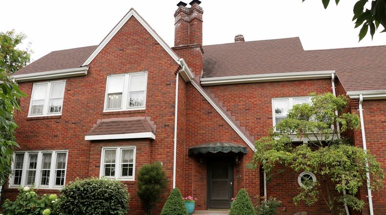 2221 Far Hills Avenue