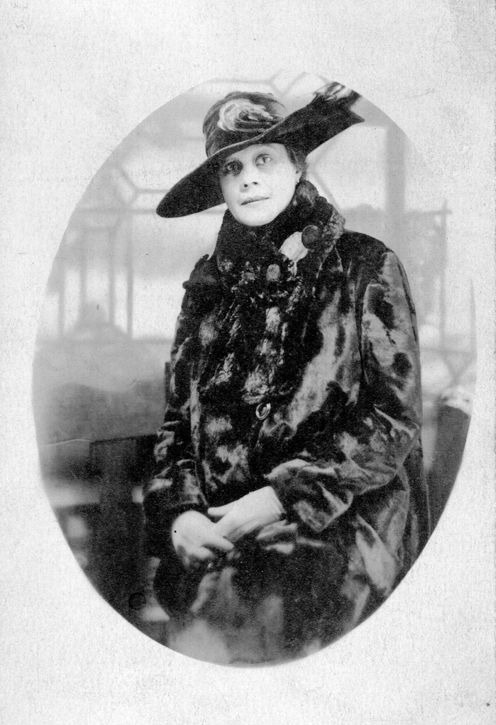 Portrait of Alice Ruth Moore Dunbar Nelson, the wife of poet Paul Laurence Dunbar. The Dunbar's were married in March 1898 and seperated four years later but never divorced. PHOTO COURTESY OF THE OHIO HISTORY CONNECTION