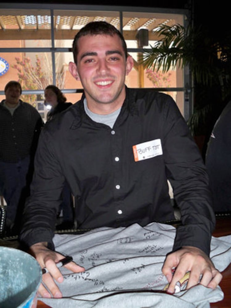 Bar Louie Tater Tot eating contest