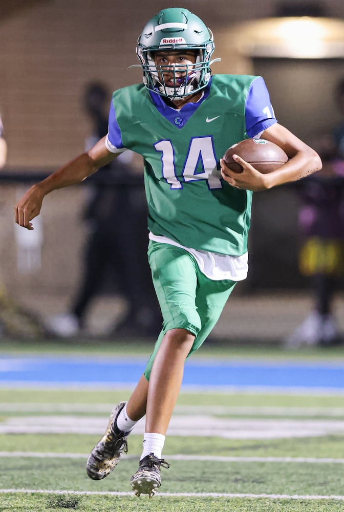 081525 DDN CJ Sidney football