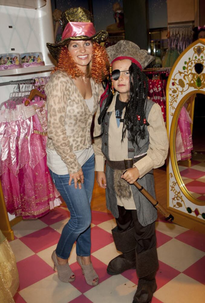 Hollywood Celebs Shop Disney Store For Halloween