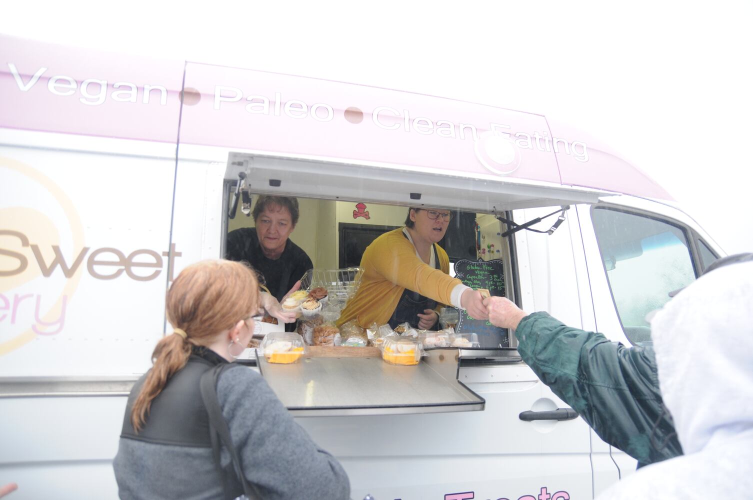 PHOTOS: Food truck extravaganza on Dorothy Lane