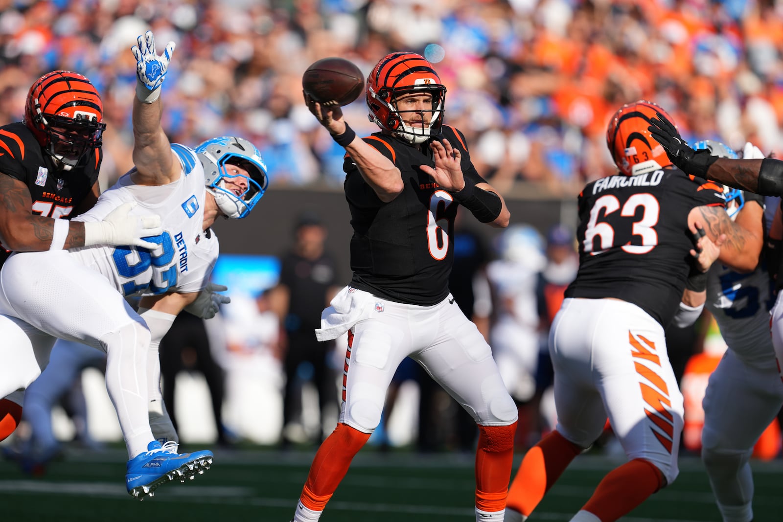 Cincinnati Bengals quarterback Jake Browning (6) throws against the Detroit Lions during the first half of an NFL football game Sunday, Oct. 5, 2025, in Cincinnati. (AP Photo/Jeff Dean)