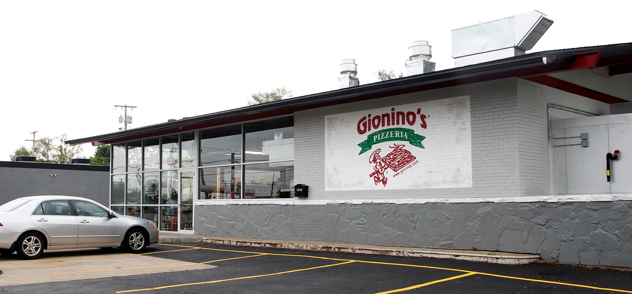 PHOTOS: Gionini’s Pizzeria will break your will power