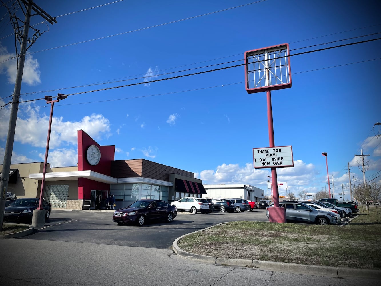 Dolly’s Burgers & Shakes