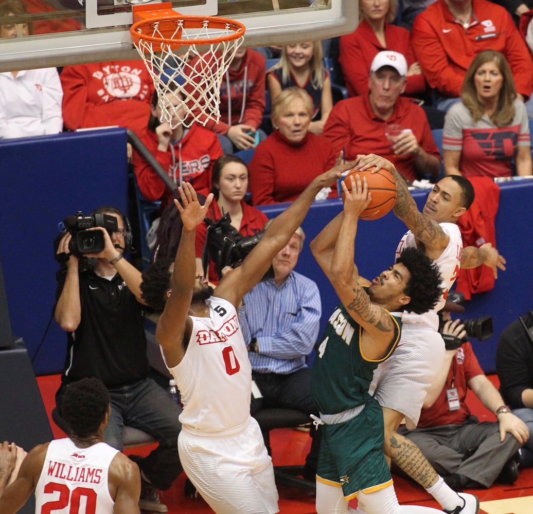 22 photos for 22 wins: Dayton Flyers vs. George Mason