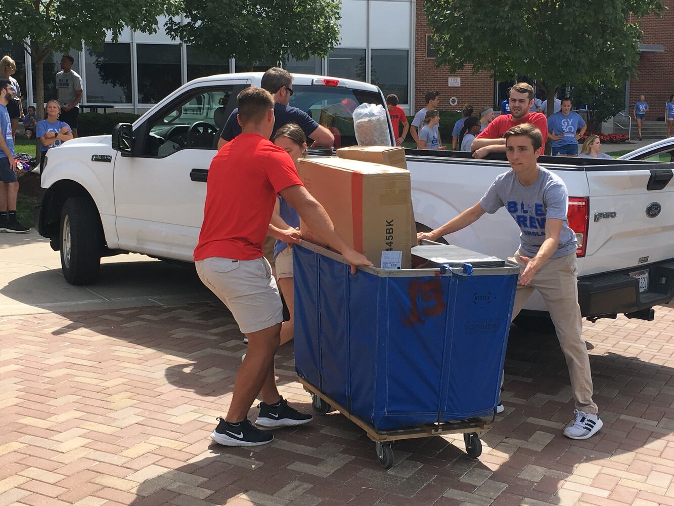 PHOTOS: More than 2K freshmen arrive at UD