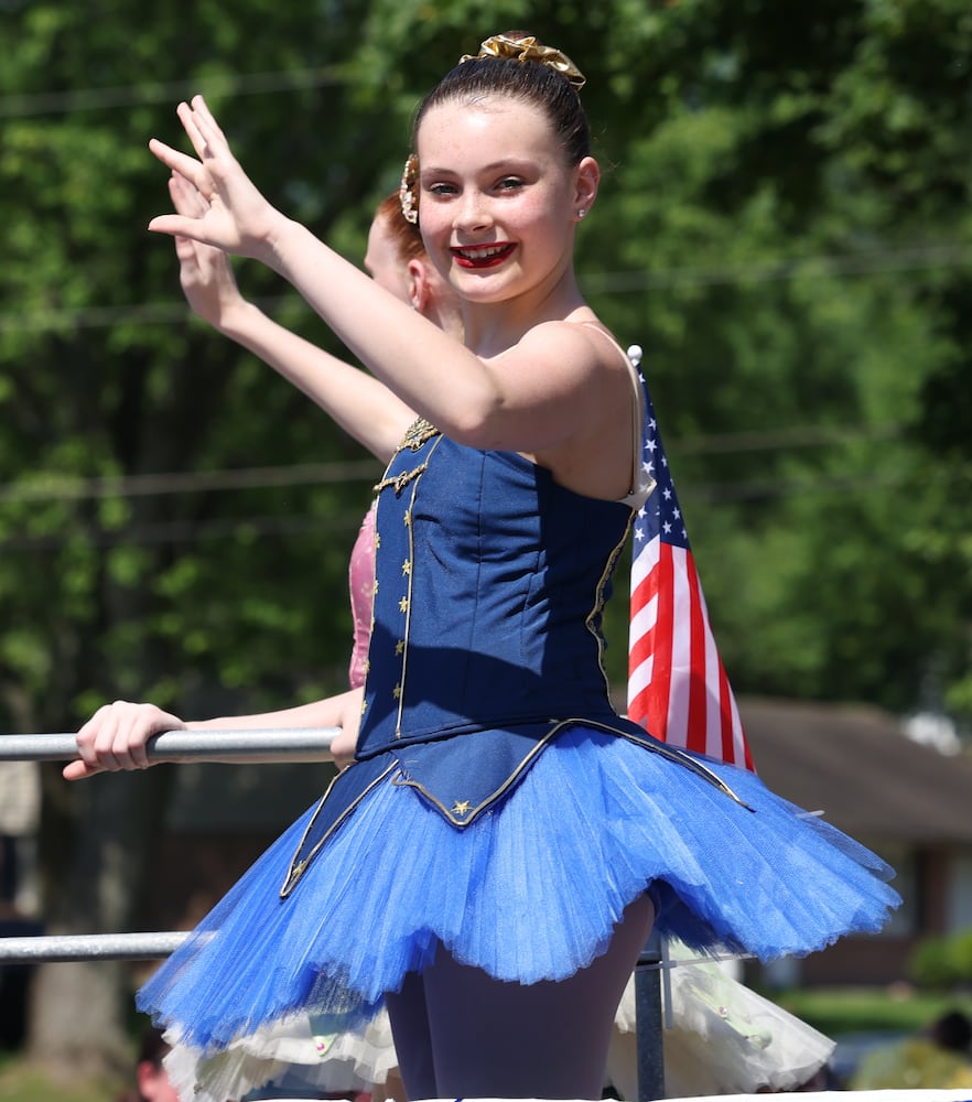 070425 DDN Americana Festival Parade Centerville