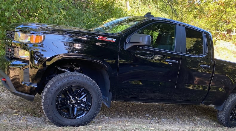 The 2020 Chevrolet Silverado Trail Boss adds blacked-out appearance and off-road equipment to the Custom, including a 2-inch suspension lift installed at the factory and the Z71 Off Road Package, with a locking rear differential, skid plates, Rancho monotube shocks, Hill Descent Control, 18-inch black wheels and Goodyear Duratrac off-road tires. Jimmy Dinsmore photo