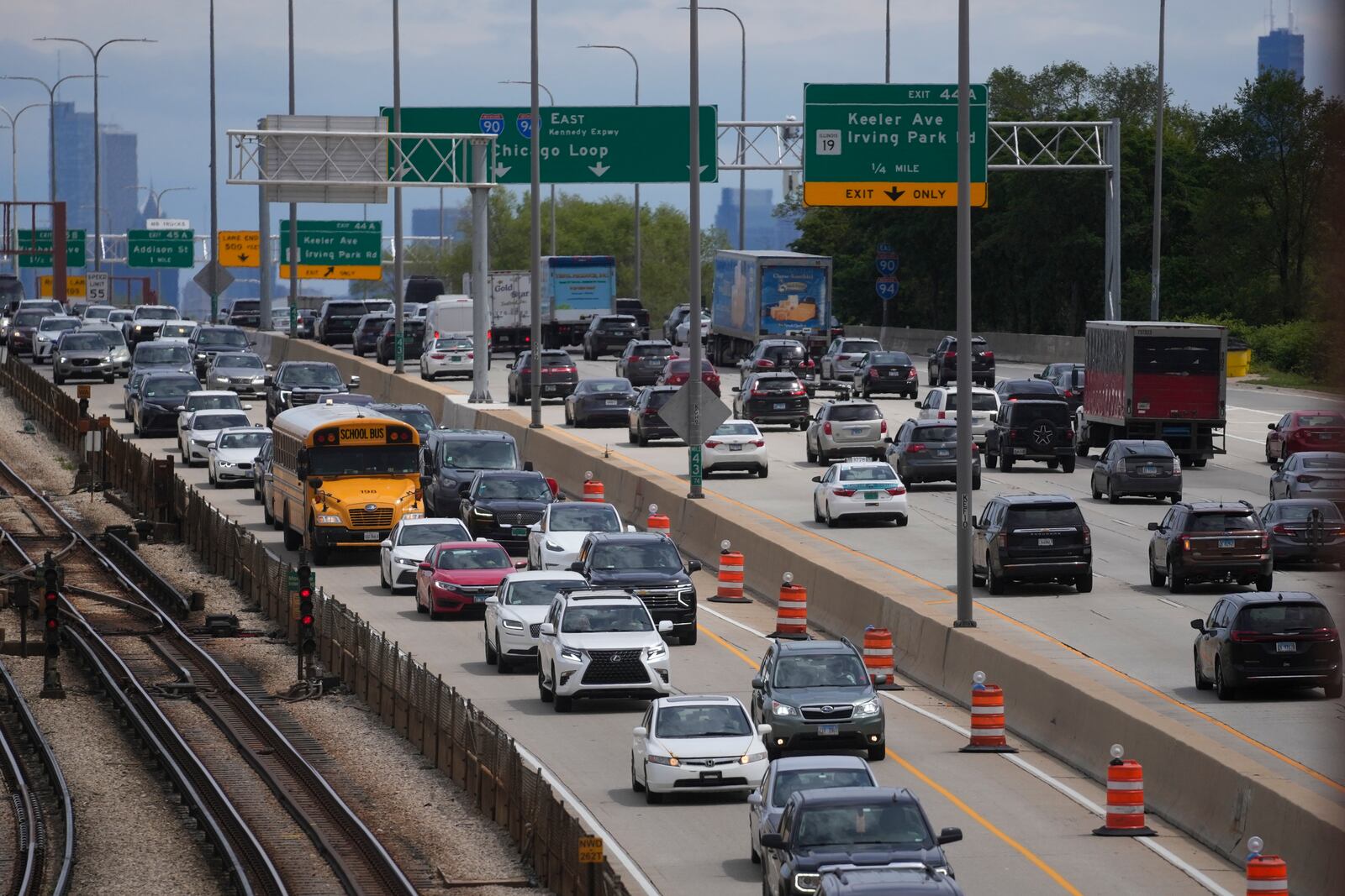 Vehicles travel on Interstate 90 and Interstate 94 ahead of Memorial Day weekend Thursday, May 22, 2025, in Chicago. (AP Photo/Erin Hooley)