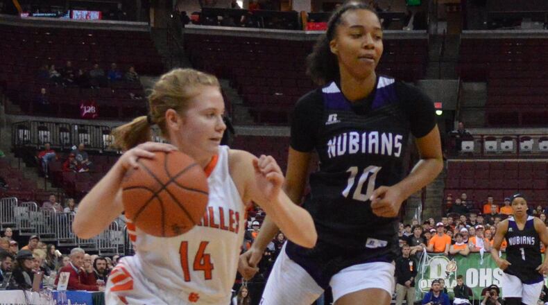 Caitlin McEldowney of Versailles with the ball. ERIC FRANTZ / CONTRIBUTOR