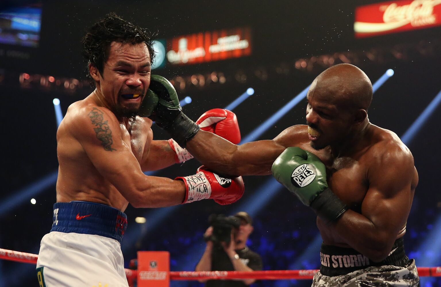 Fight for WBO welterweight title