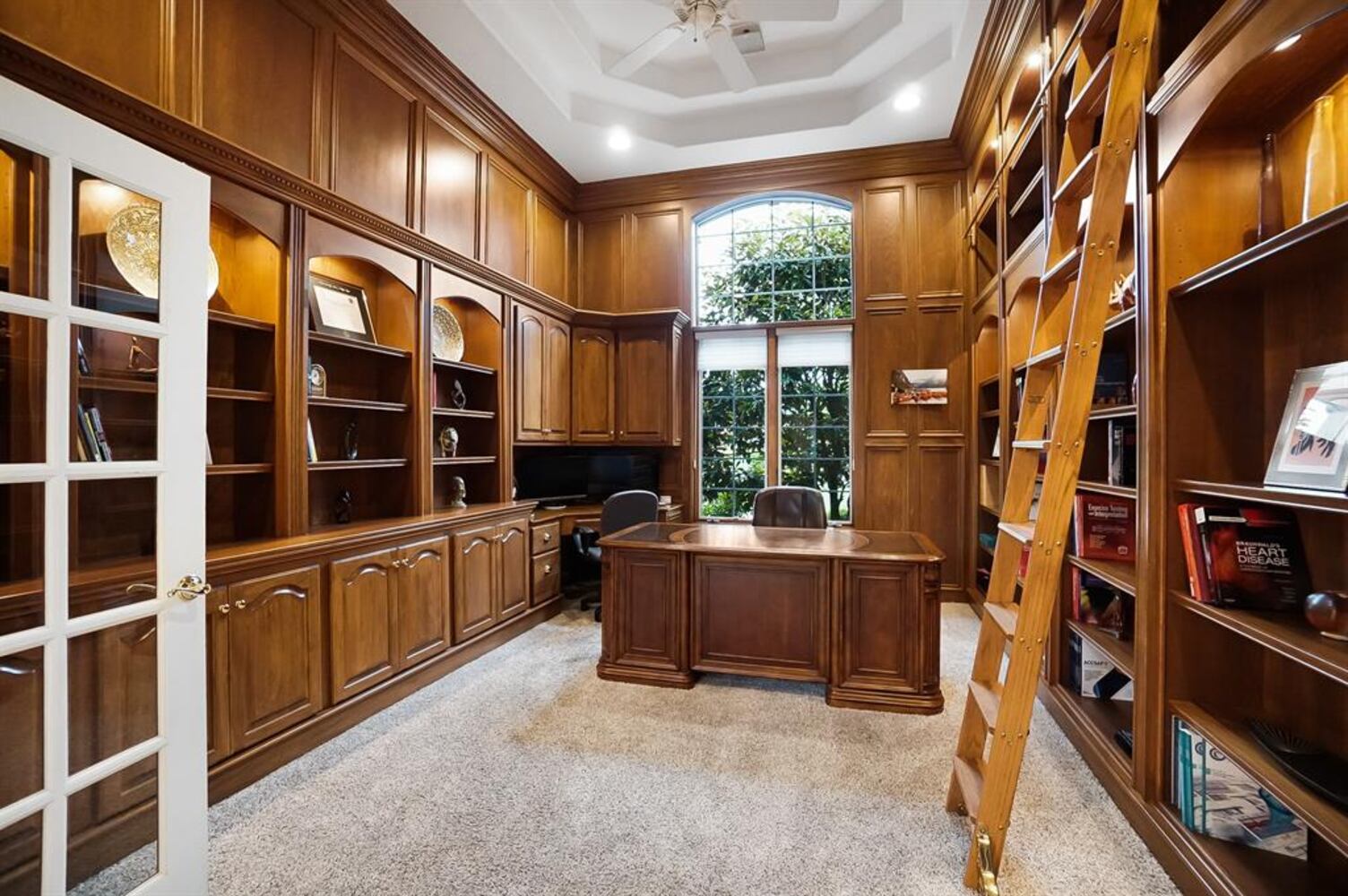 Photos: $1M luxury home listed has waterfall, swimming pool and kitchen to die for