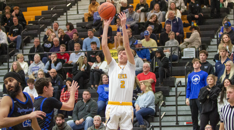 Centerville senior Eli Greenberg scored 14 points Tuesday night to help lead the Elks to a 51-41 victory over visiting Springboro. Jeff Gilbert/CONTRIBUTED
