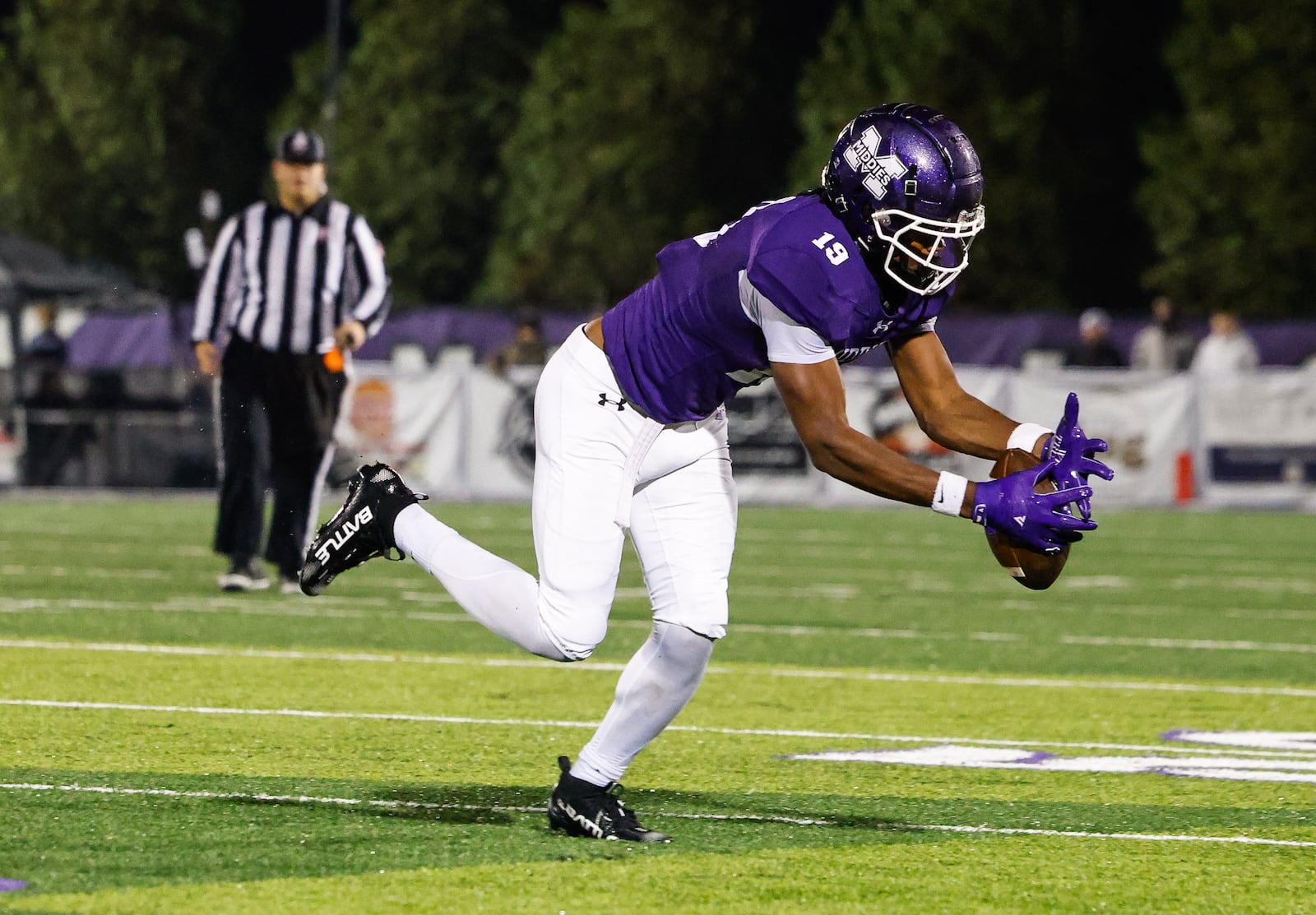 Middletown's Zymir Reed catches a pass during their playoff football game against Lebanon Friday, Nov. 7, 2025 at Barnitz Stadium in Middletown. The Middies won 31-0. NICK GRAHAM/STAFF