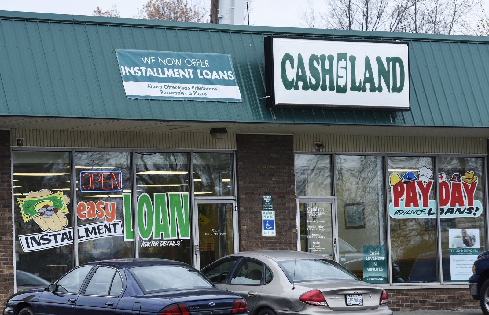 The Cashland store on Roosevelt Boulevard in Middletown is one of many payday loan companies in the area. NICK GRAHAM/STAFF