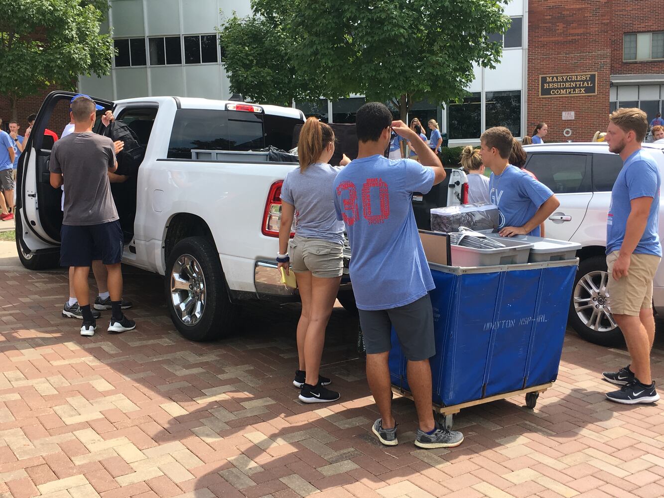 PHOTOS: More than 2K freshmen arrive at UD