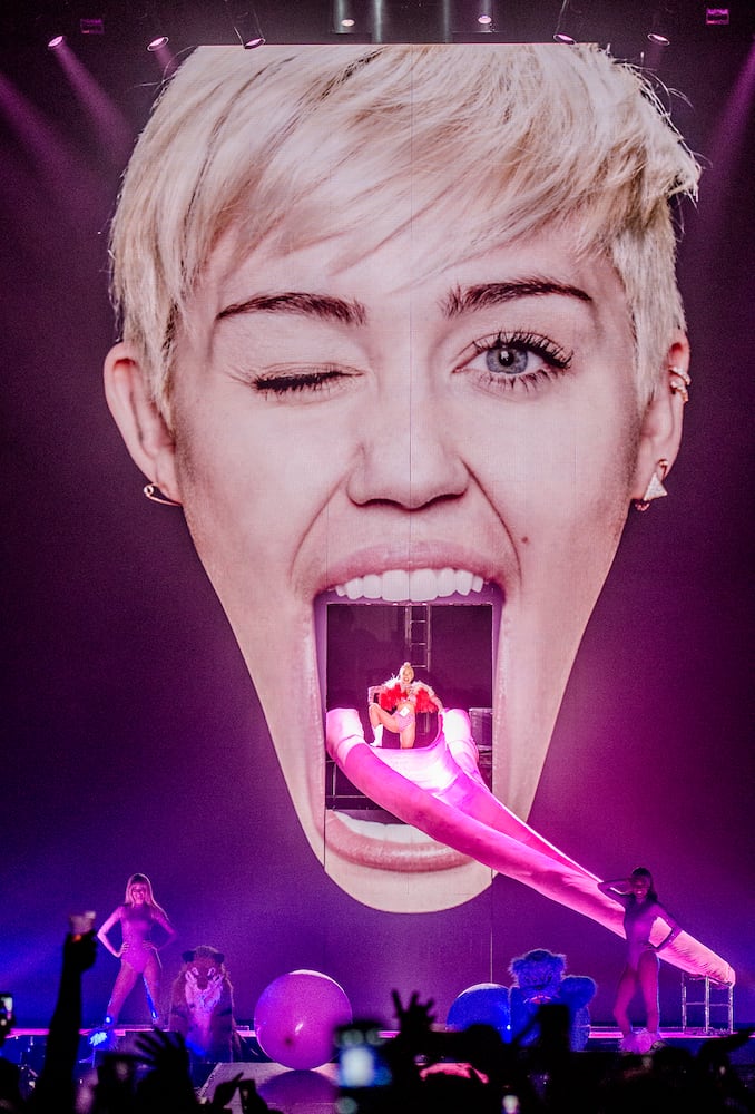 Miley Cyrus brings Bangerz Tour to Louisville's KFC Yum! Center
