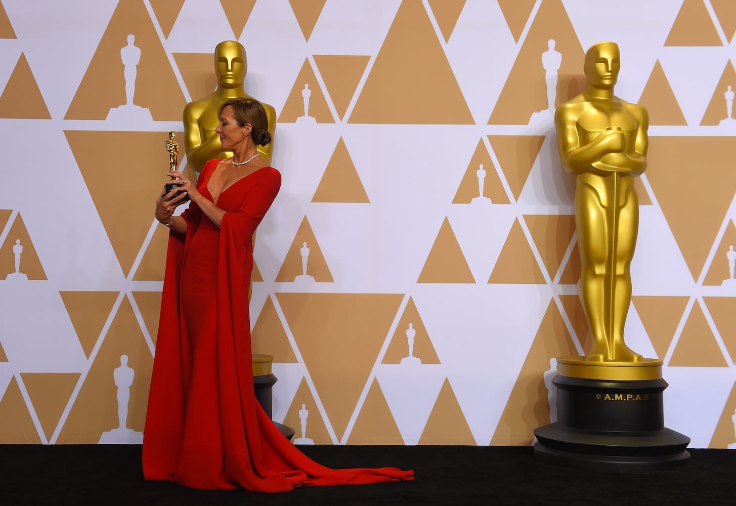PHOTOS: Allison Janney’s Red Carpet night at the Oscars