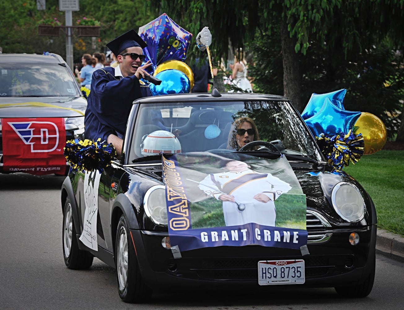 Oakwood community celebrates seniors during parade