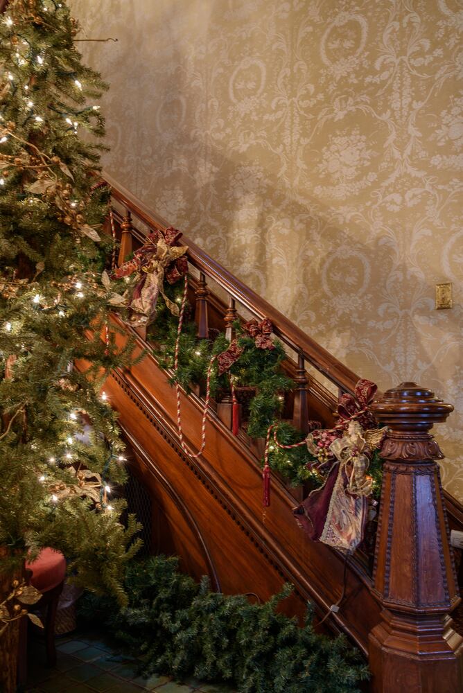 PHOTOS: Check out the gorgeous Dayton Woman’s Club, decorated for the holidays
